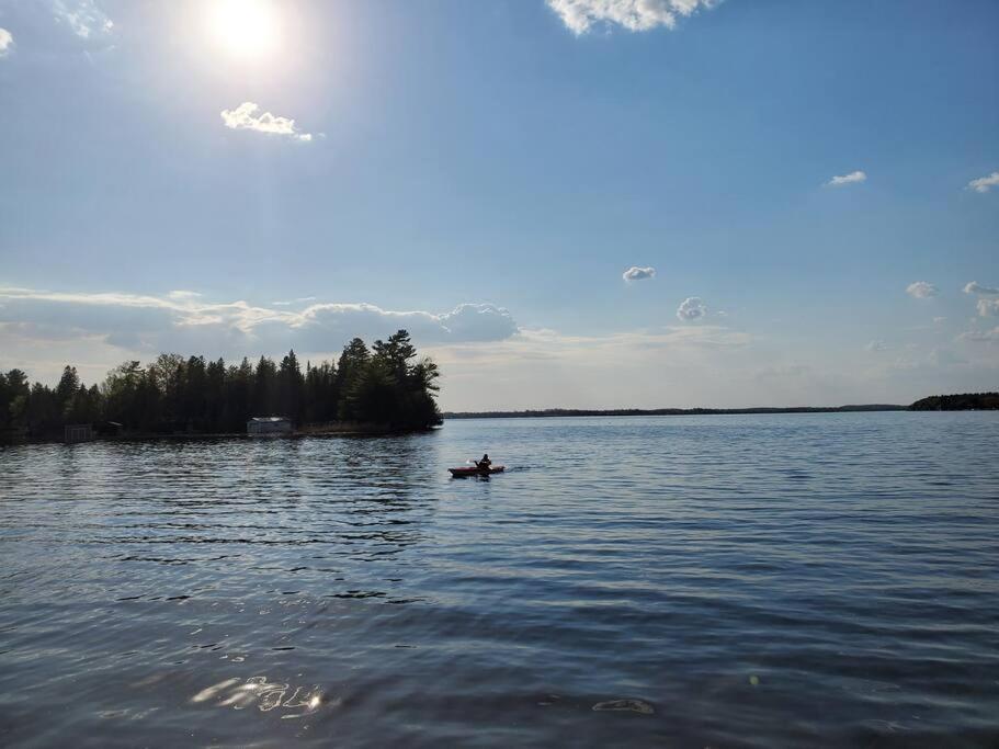 Fun Place With A Sandy Beach For Swimming, Boating, And Fishing, Featuring 3 Available Cabins Fenelon Falls Zewnętrze zdjęcie