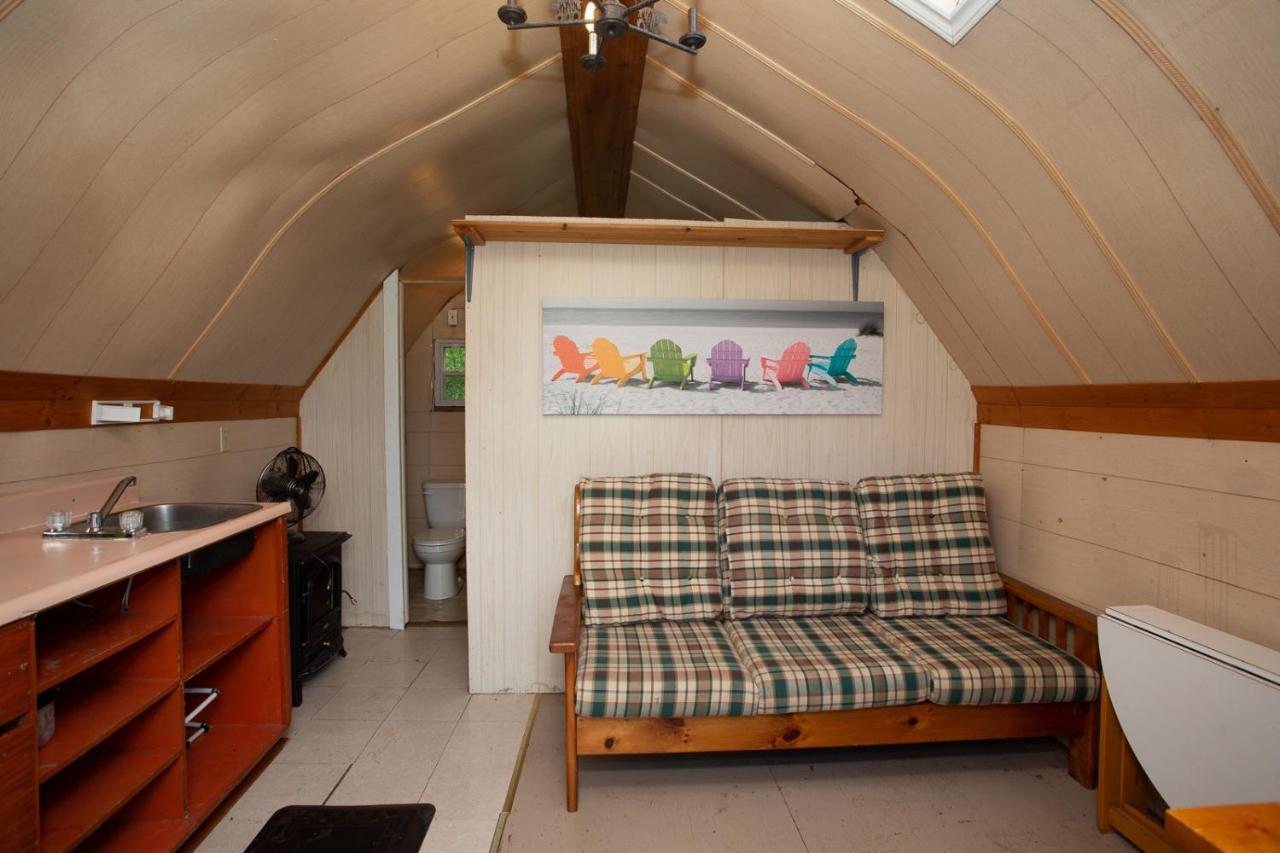 Fun Place With A Sandy Beach For Swimming, Boating, And Fishing, Featuring 3 Available Cabins Fenelon Falls Zewnętrze zdjęcie