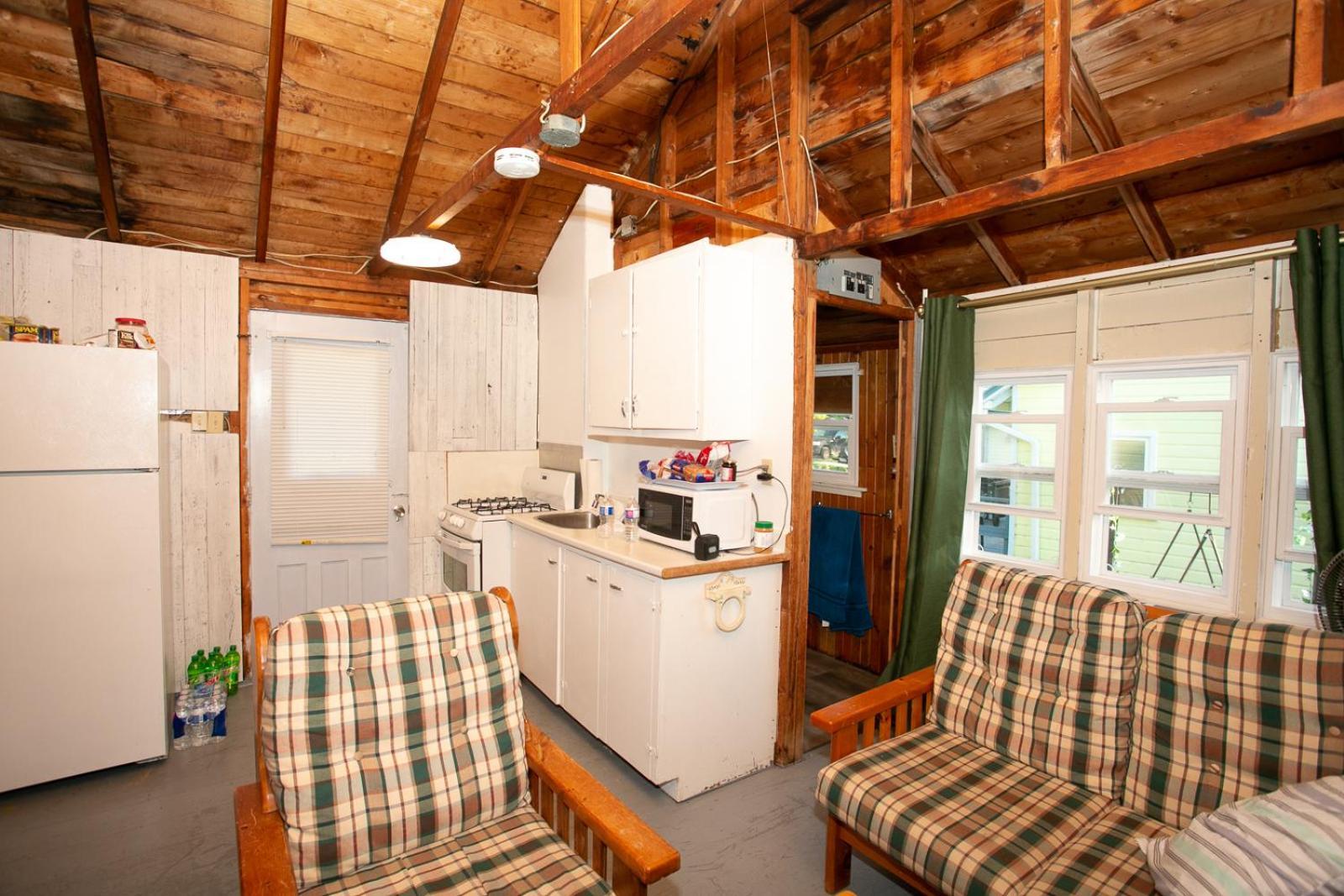 Fun Place With A Sandy Beach For Swimming, Boating, And Fishing, Featuring 3 Available Cabins Fenelon Falls Zewnętrze zdjęcie