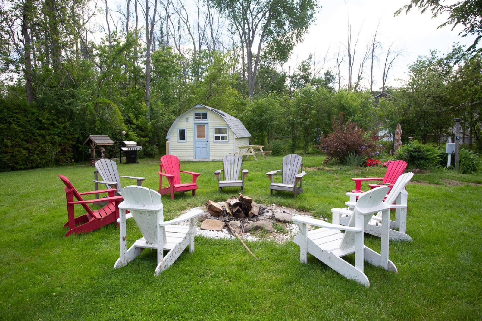 Fun Place With A Sandy Beach For Swimming, Boating, And Fishing, Featuring 3 Available Cabins Fenelon Falls Zewnętrze zdjęcie