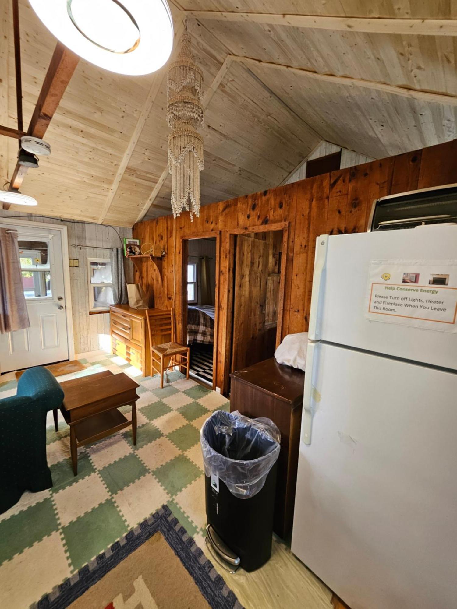 Fun Place With A Sandy Beach For Swimming, Boating, And Fishing, Featuring 3 Available Cabins Fenelon Falls Zewnętrze zdjęcie