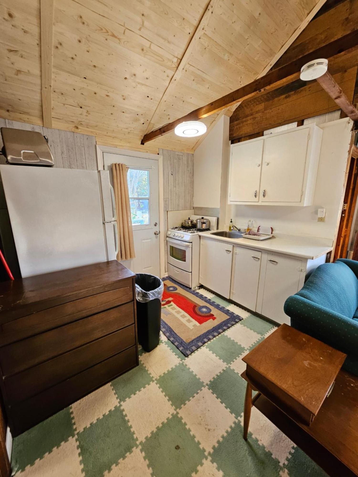 Fun Place With A Sandy Beach For Swimming, Boating, And Fishing, Featuring 3 Available Cabins Fenelon Falls Zewnętrze zdjęcie